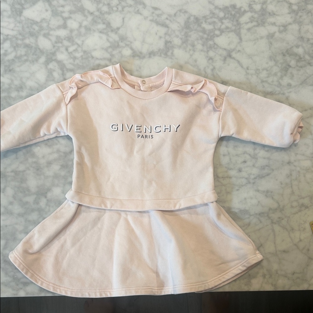 NWOT Givenchy Light Pink Baby Outfit Size 12-18 Month Old Baby